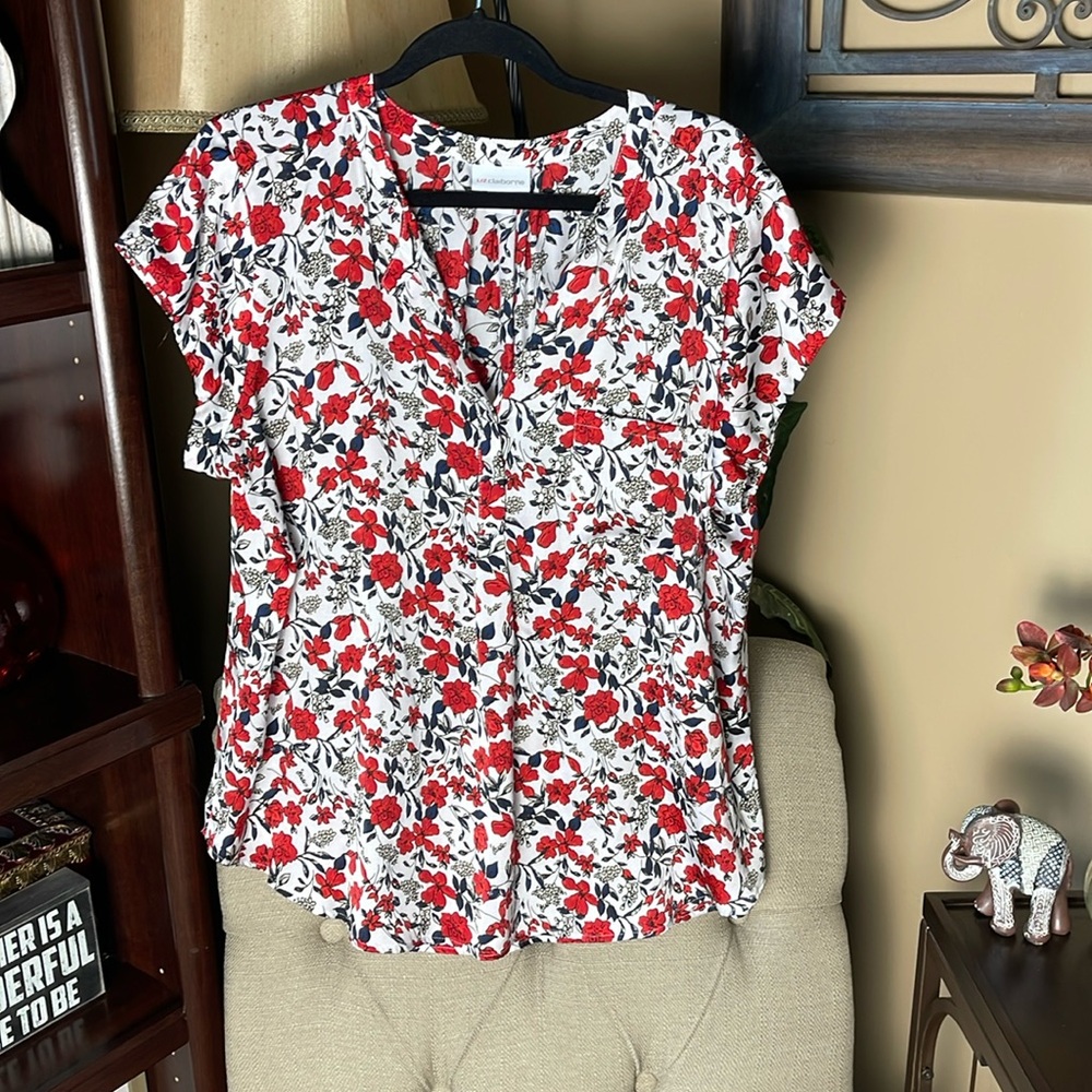 Luz Claiborne satin top.